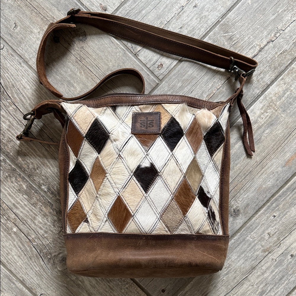 STS Ranchwear Brown and White Mailbag